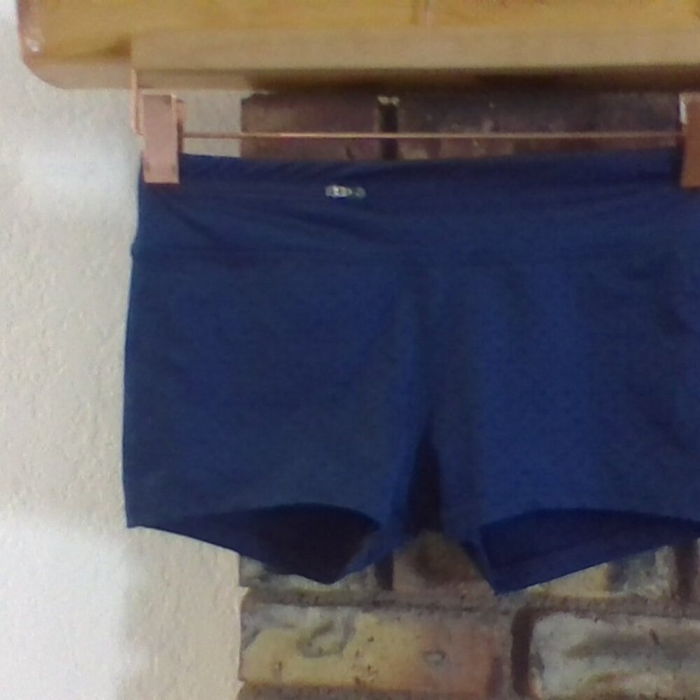 oiselle fitted short size 4 used